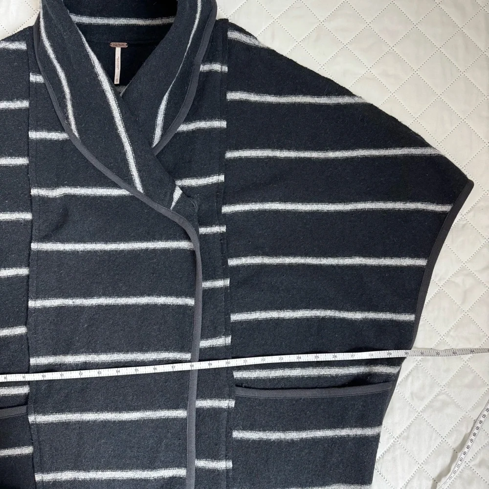 Free People Wool-Blend Striped Cape Coat – Black/Grey – XS (Oversized, Fits S–M) - Picture 15 of 16